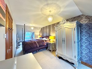 Photo 1- click for photo gallery